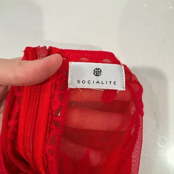 Red Lace Socialite Romper - Picture 5 of 6